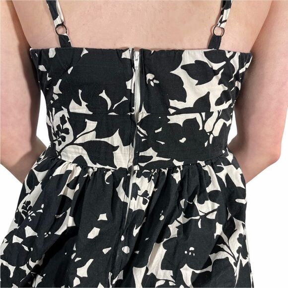 B. Smart Black and White Floral Fit & Flare Dress - Picture 8 of 9
